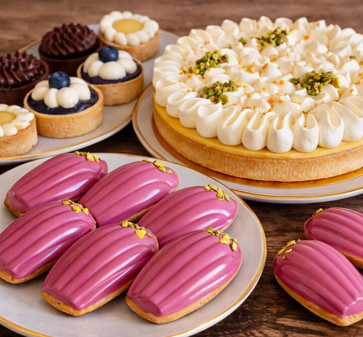 Dessert Tables Dessert Tables by La Vanda